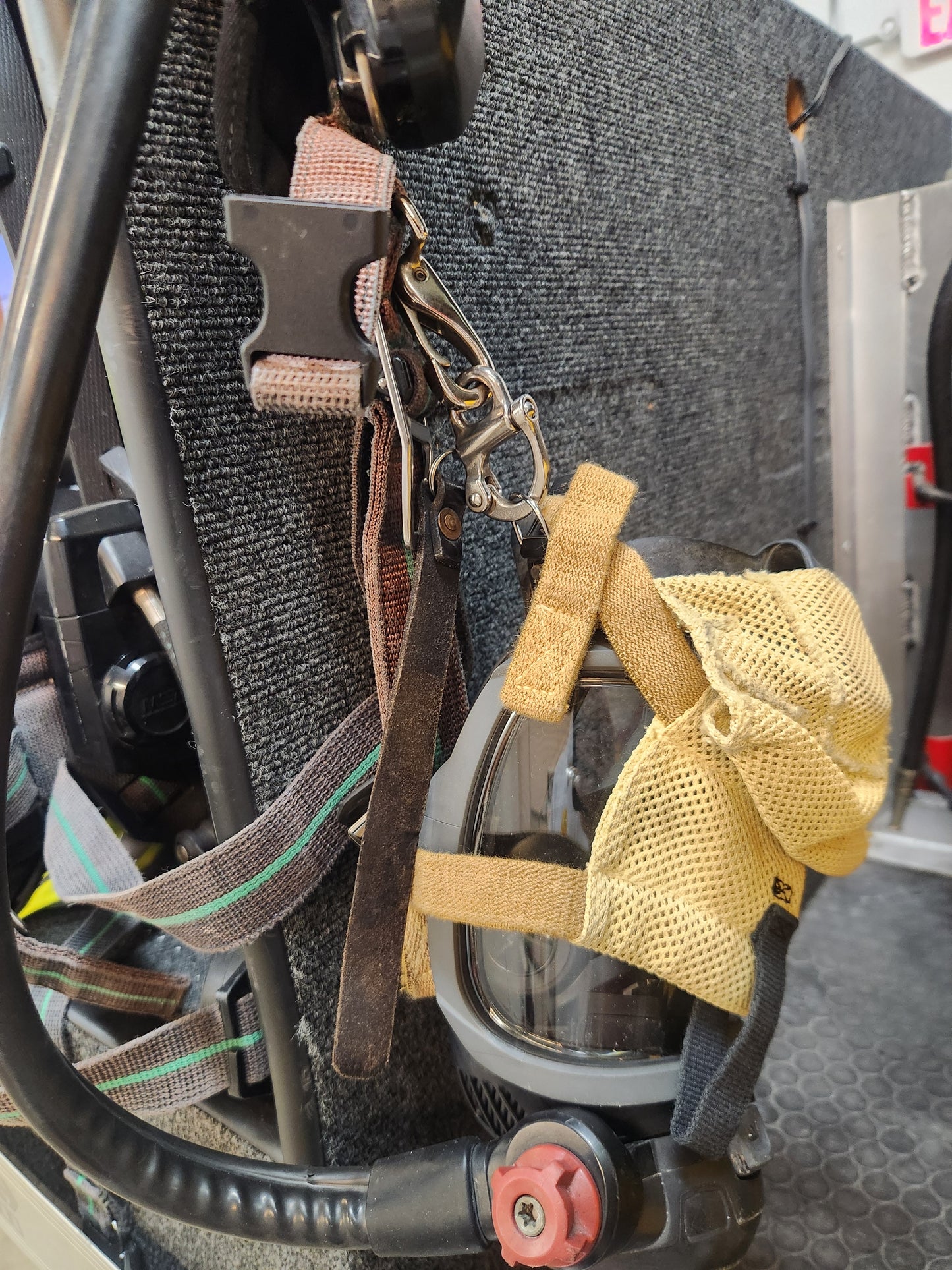 SCBA Mask Quick Release